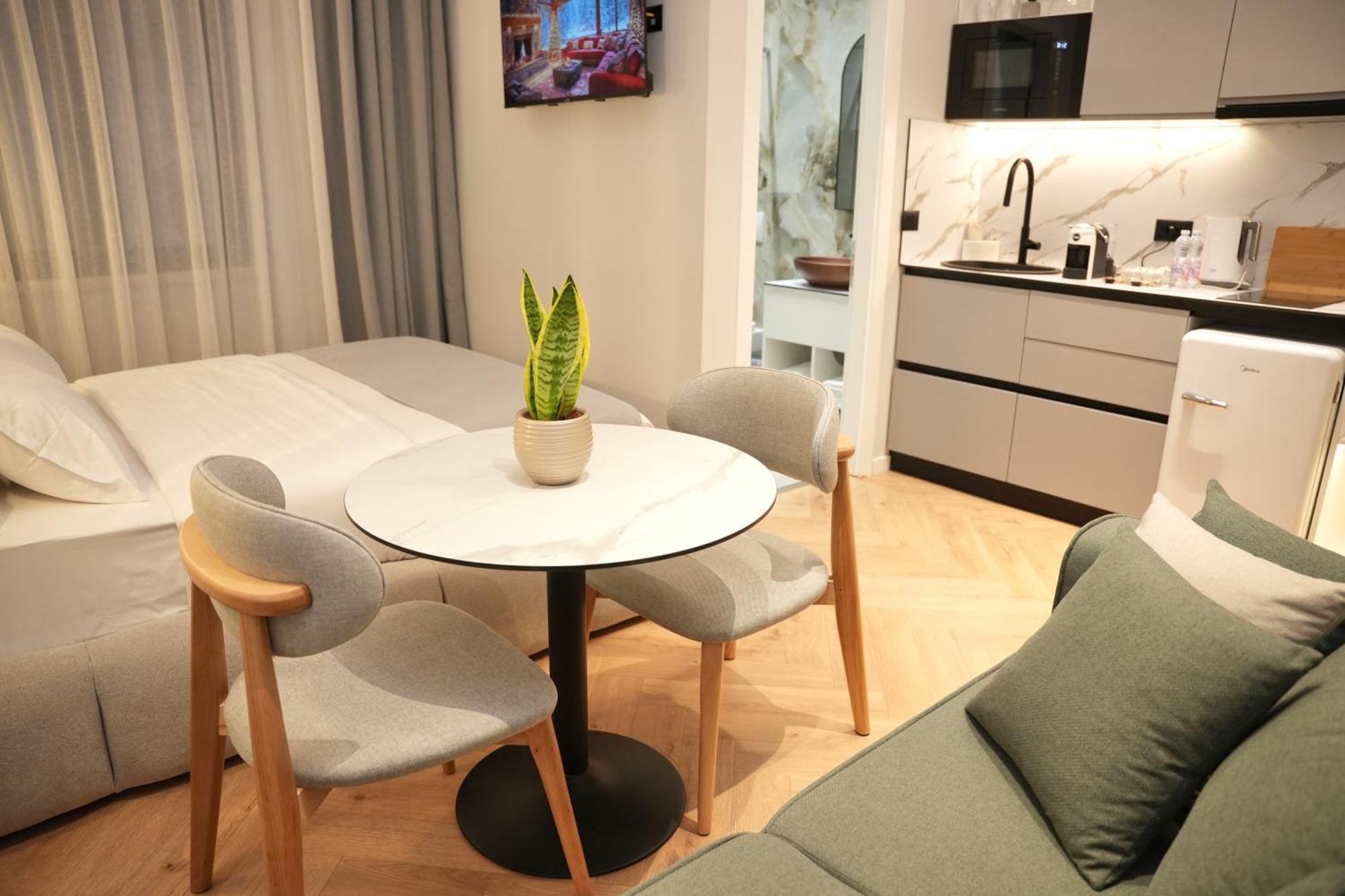Nea Deluxe Apart-Hotel Tiran Dış mekan fotoğraf