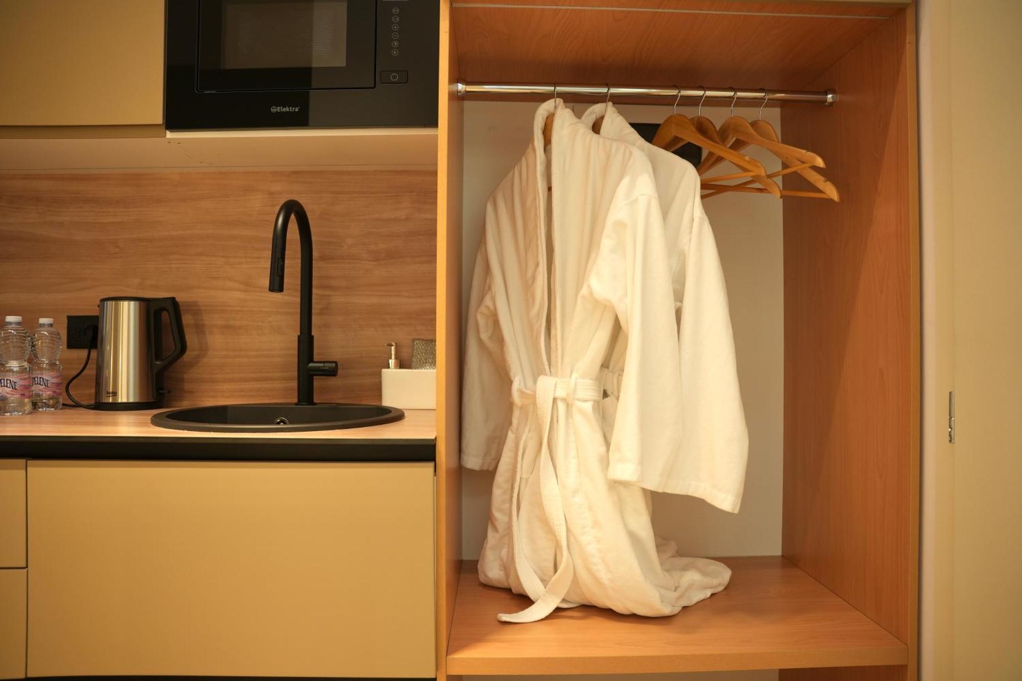Nea Deluxe Apart-Hotel Tiran Dış mekan fotoğraf