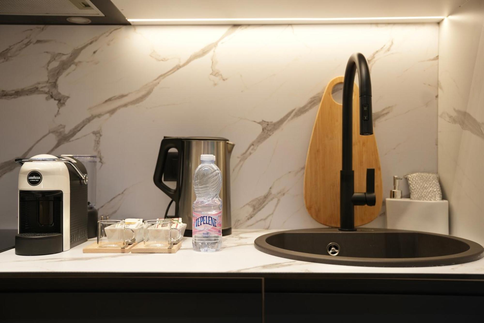 Nea Deluxe Apart-Hotel Tiran Dış mekan fotoğraf