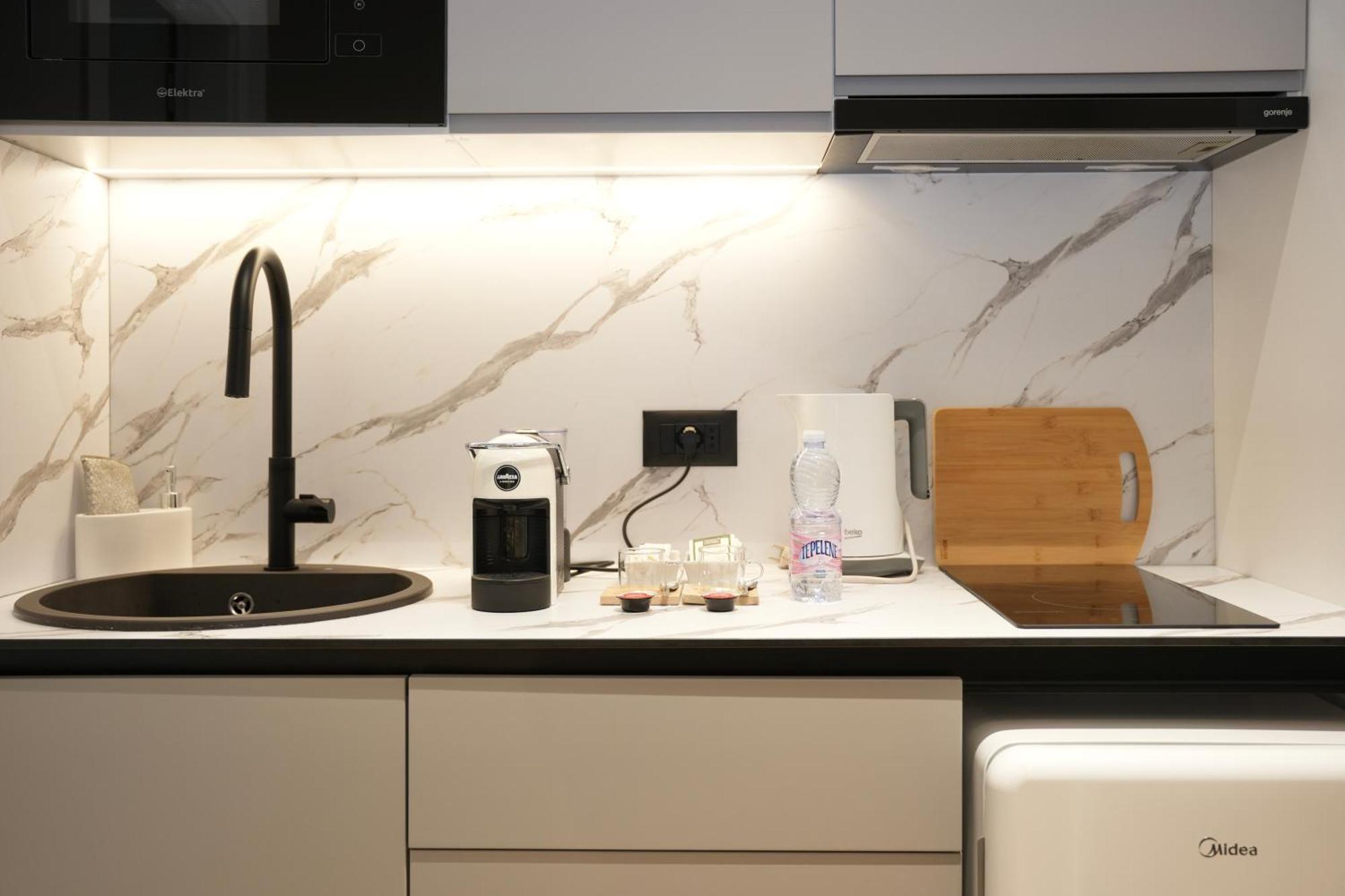Nea Deluxe Apart-Hotel Tiran Dış mekan fotoğraf